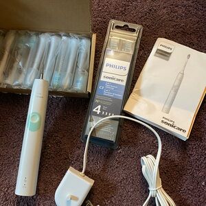 Philips Sonicare 4100 White Toothbrush Kit with Accessories